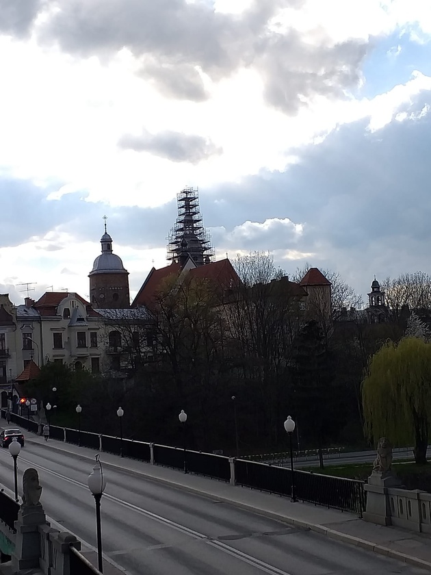 Sądecka bazylika pięknieje z dnia na dzień