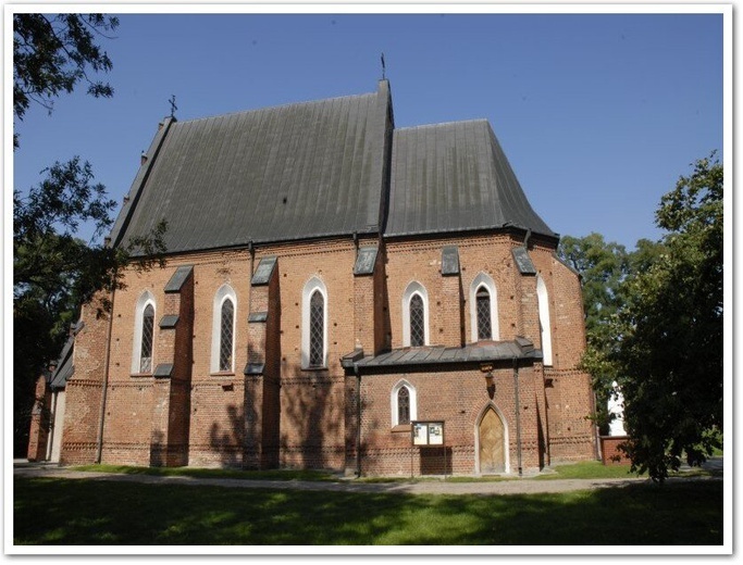 Piotrawińska parafia jest najstarszą w archidiecezji lubelskiej. 