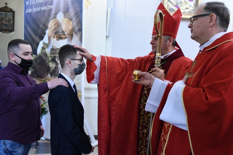 Bierzmowanie w Borzęcinie Górnym