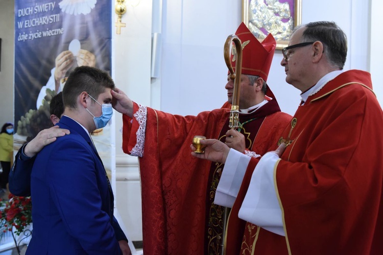 Bierzmowanie w Borzęcinie Górnym