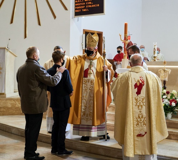 Wizytacja u św. Wojciecha w Wałbrzychu. Uroczystości z dwoma męczennikami