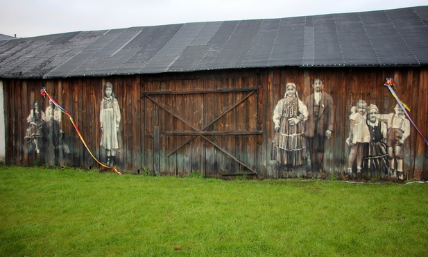Mural na stodole w Lubochni