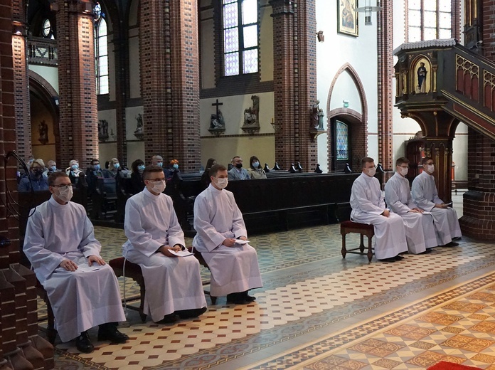 Święcenia diakonatu w katedrze gliwickiej