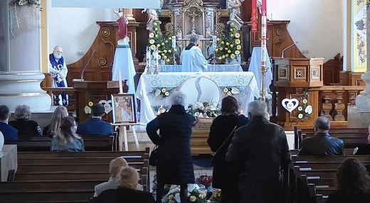 Ostatnie pożegnanie ks. prof. Józefa Kiedosa w Jaworzu - Msza św. pogrzebowa