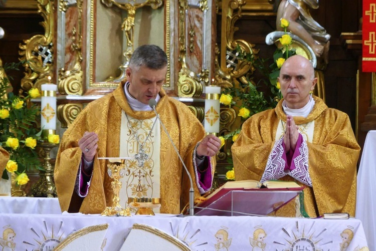 Ostatnie pożegnanie ks. prof. Józefa Kiedosa w Jaworzu - Msza św. pogrzebowa