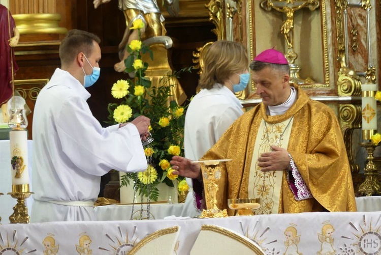 Ostatnie pożegnanie ks. prof. Józefa Kiedosa w Jaworzu - Msza św. pogrzebowa