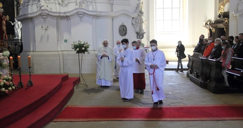 Motocykliści u Matki