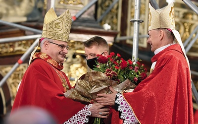 	W czasie celebry  bp Marek złożył życzenia bp. Adamowi z okazji koronkowej rocznicy sakry biskupiej.