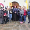 Pątnicy ze Słupska podtrzymali tradycję wędrowania , do sanktuarium.