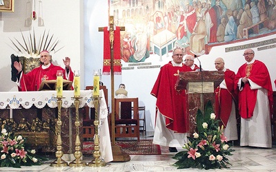 Mszy św. koncelebrowanej przewodniczył  bp Cisło. 