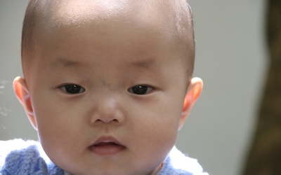 Chiny: Najpierw przymusowe aborcje, teraz będą płacić za urodzenie dziecka? Pomysł na 500+ z chińskim rozmachem