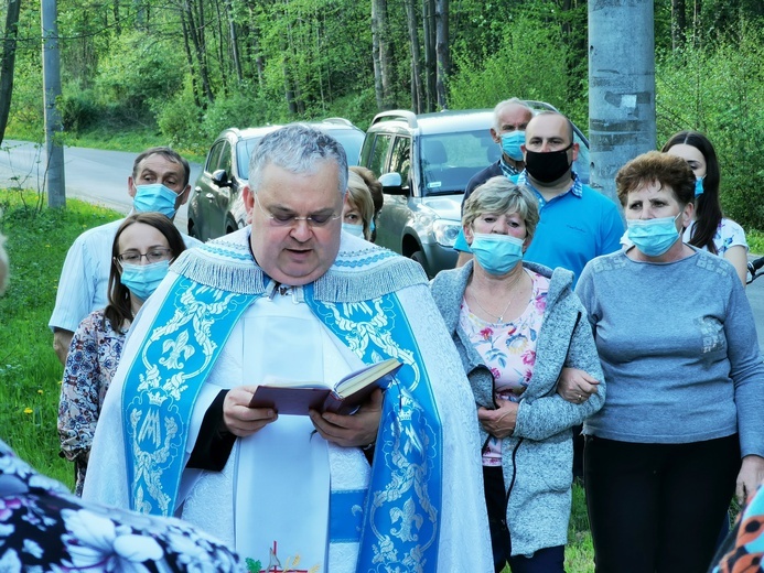 Poświęcenie kapliczki w Łazach Biegonickich