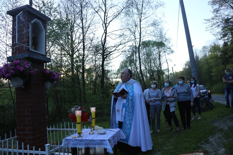 Poświęcenie kapliczki w Łazach Biegonickich