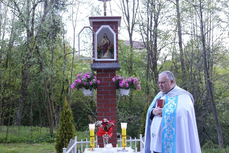 Poświęcenie kapliczki w Łazach Biegonickich