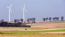 Dobre warunki do produkcji energii wiatrowej występują na północy Polski, zwłaszcza na Helu, w okolicach Koszalina oraz wyspy Wolin.