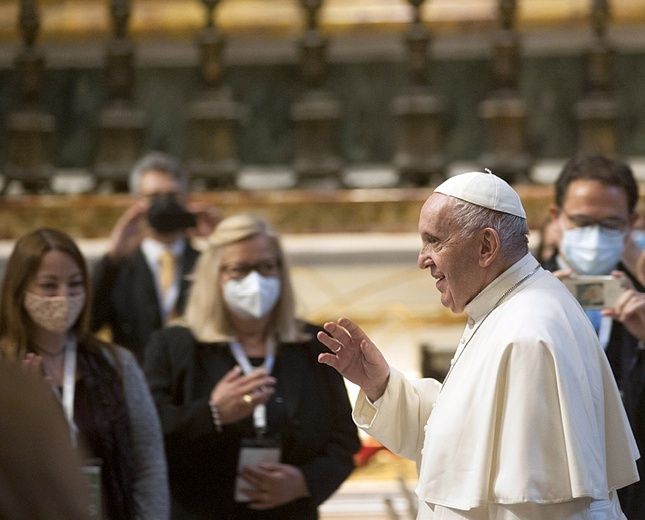 Modlitewny maraton o ustanie pandemii zapowiedział papież Franciszek.