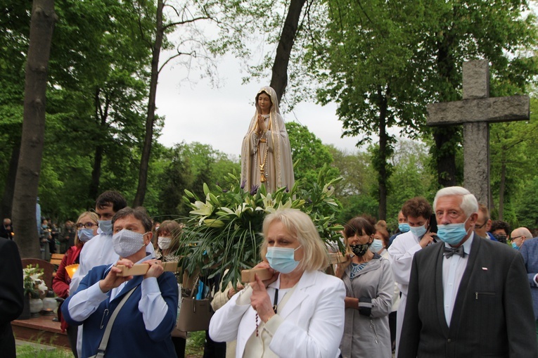 Wprowadzenie figury MB Fatimskiej do klaretyńskiej parafii