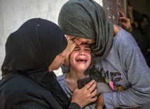 "Bomby w Gazie spadają też na domy chrześcijańskie, reakcja Izraela nieproporcjonalna"