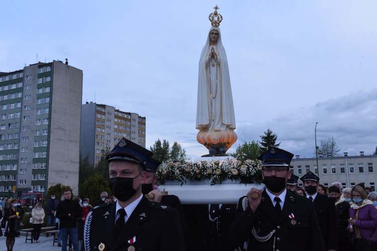 Procesja fatimska w par. Ducha Świętego w Mielcu