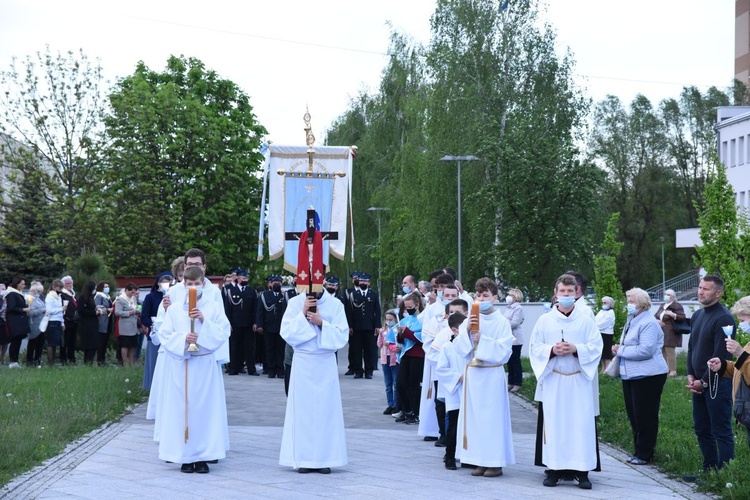 Procesja fatimska w par. Ducha Świętego w Mielcu