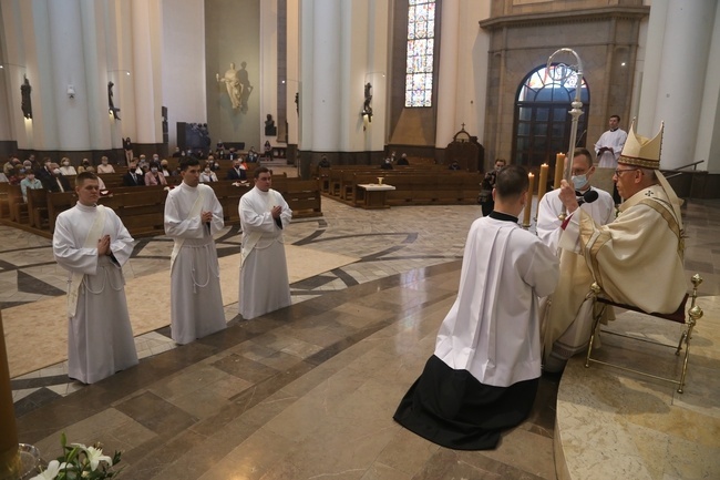 Katowice. Święcenia prezbiteratu (1)