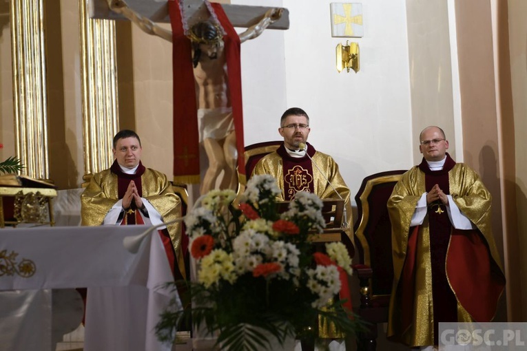 Czuwanie "Spotkać Zmartwychwstałego" dla młodzieży w Świebodzinie