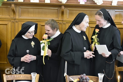 60-lecie profesji siedmiu franciszkanek i jeden złoty jubileusz