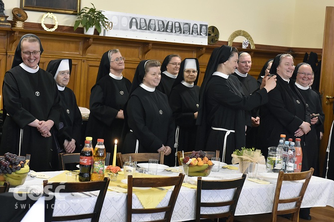 60-lecie profesji siedmiu franciszkanek i jeden złoty jubileusz