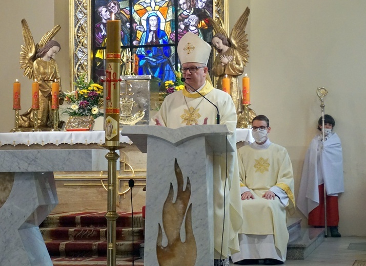 Konsekracja ołtarza w kościele św. Macieja w Zabrzu