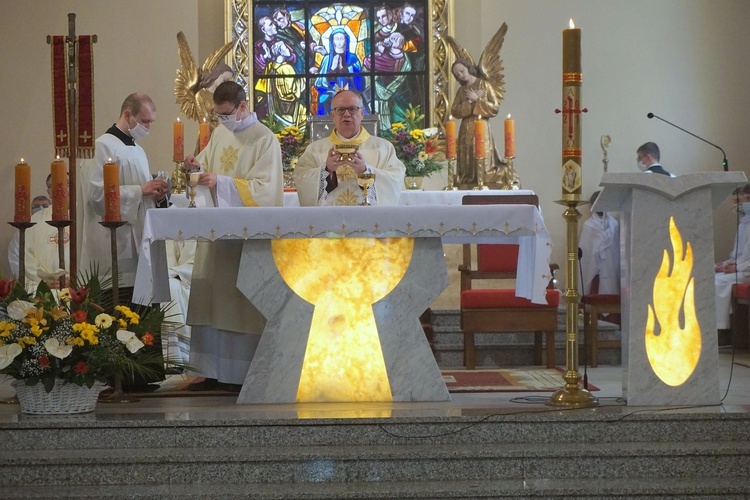 Bp Czaja: Trzeba skończyć z wszelkimi formami bałwochwalstwa