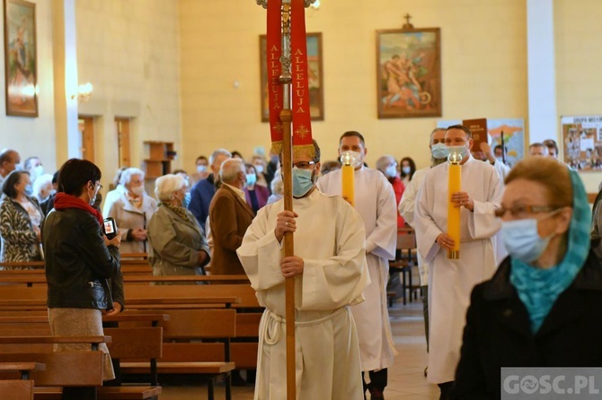 W tydzień przeczytają całą Biblię