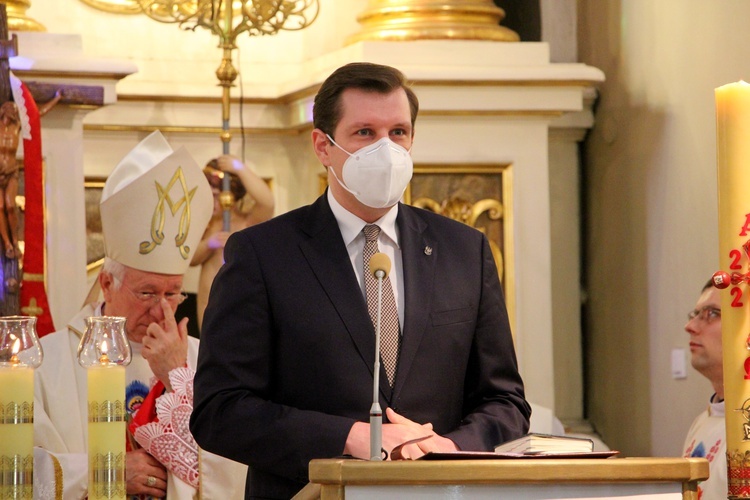 Na Eucharystii z pątnikami modlił się wojewoda łódzki Tobiasz Bocheński.