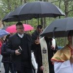 101. urodziny św. Jana Pawła II przy starej kuźni w Rzykach