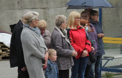 101. urodziny św. Jana Pawła II przy starej kuźni w Rzykach