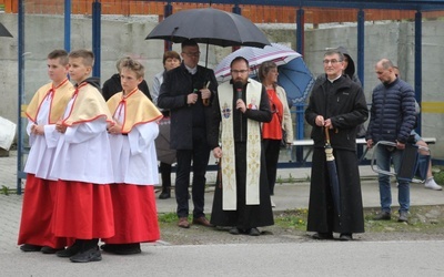 101. urodziny św. Jana Pawła II przy starej kuźni w Rzykach