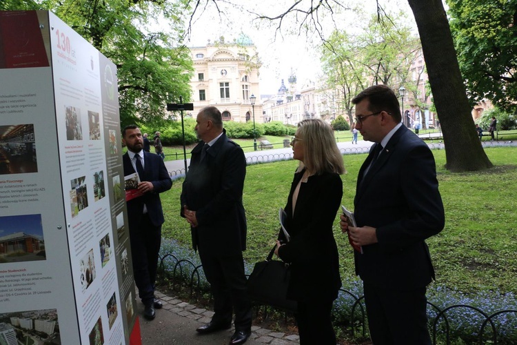 Wystawa "130 lat studiów rolniczych w Krakowie"