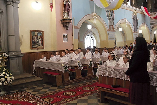 Kamiennogórskie peregrynowanie zakończyło się spotkaniem z dziećmi komunijnymi.