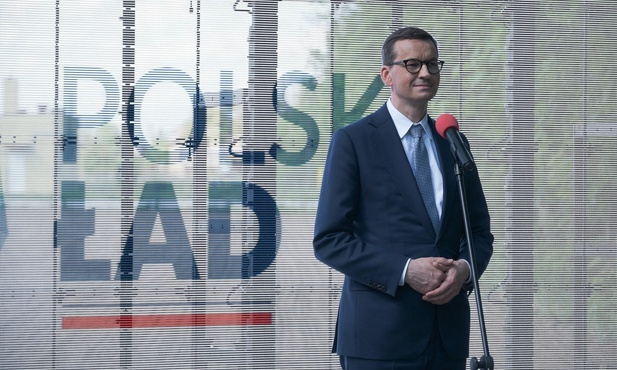 Premier: "Polacy wyjeżdżają z kraju, bo nie mają szans na swój dom"
