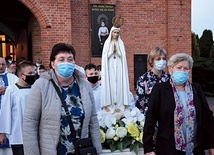 W Mąkolicach Pani z Nieba ma wielu czcicieli.