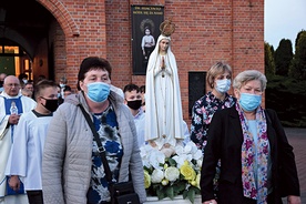 W Mąkolicach Pani z Nieba ma wielu czcicieli.