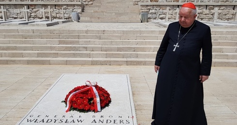 Kard. Dziwisz na Monte Cassino: Prośmy o pokój w niespokojnym świecie