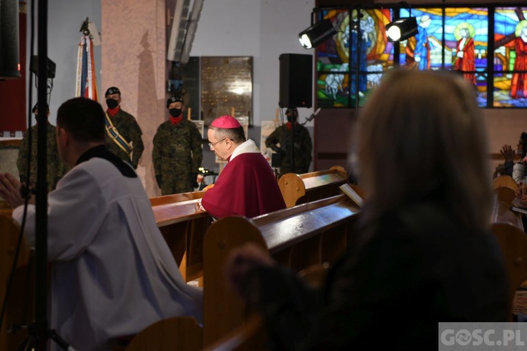 Poświęcenie rzeźby JP II i hołd dla bohaterów 