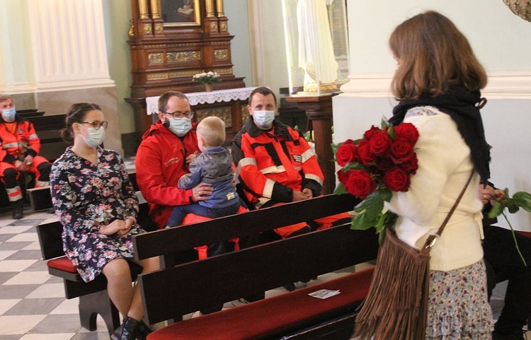 Podziękowanie za pracę służby zdrowia w czasie epidemii w Cieszynie