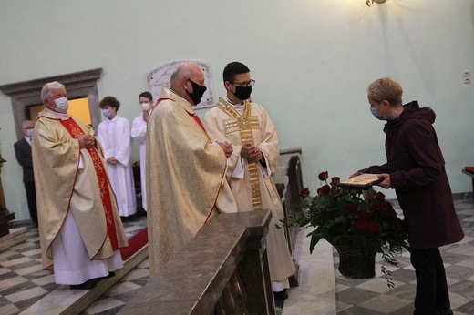 Podziękowanie za pracę służby zdrowia w czasie epidemii w Cieszynie