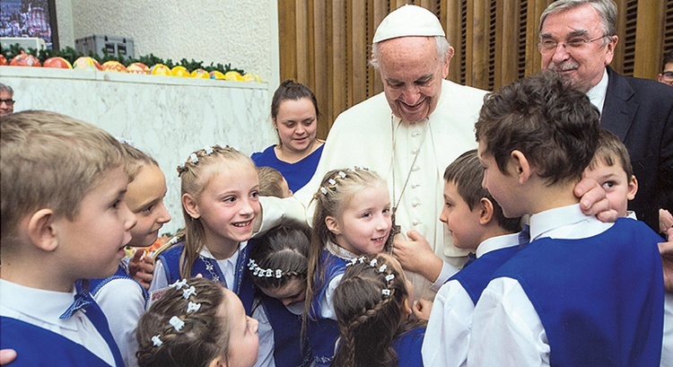 – Jak one się do niego garnęły! – wspomina z rozrzewnieniem spotkanie dzieci z papieżem  ich dziadek-wujek.