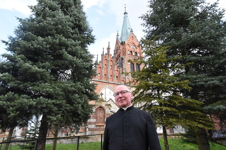 Ks. prał. Jan Zając - kustosz sanktuarium w Ciężkowicach.