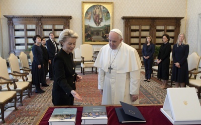 Ursula von der Leyen u Papieża: „nadajemy na tej samej fali”