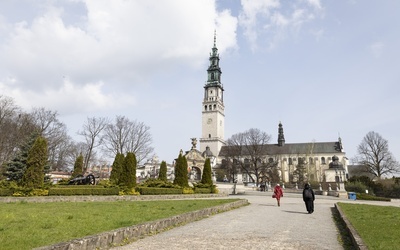 Prochy kobiet zamordowanych w Ravensbrück złożone na Jasnej Górze