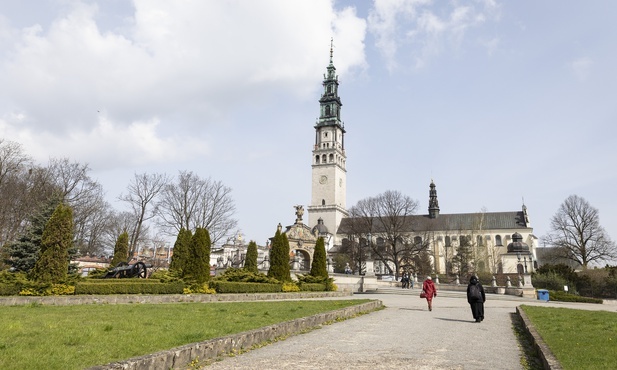 Prochy kobiet zamordowanych w Ravensbrück złożone na Jasnej Górze