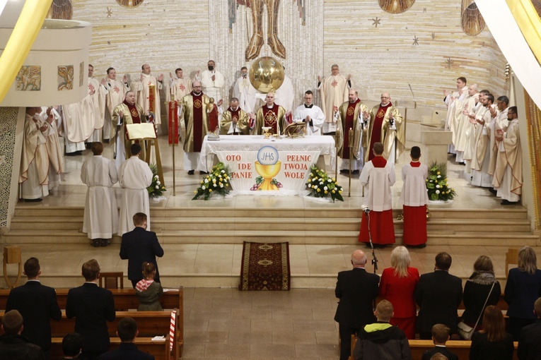 Święcenia kapłańskie ks. Pawła Gulki SDB w Bytomiu